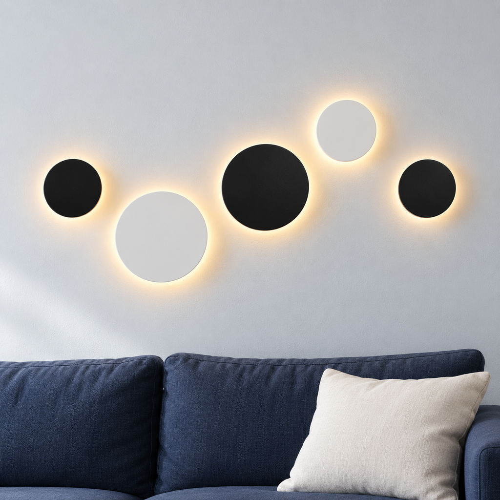 Composition de cinq appliques murales disques rétroéclairés LED